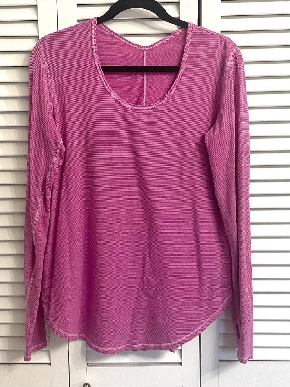 Lululemon Yogini 5 Year Long Sleeve Shirt Pink Striped Yoga Thumbholes Sz 8